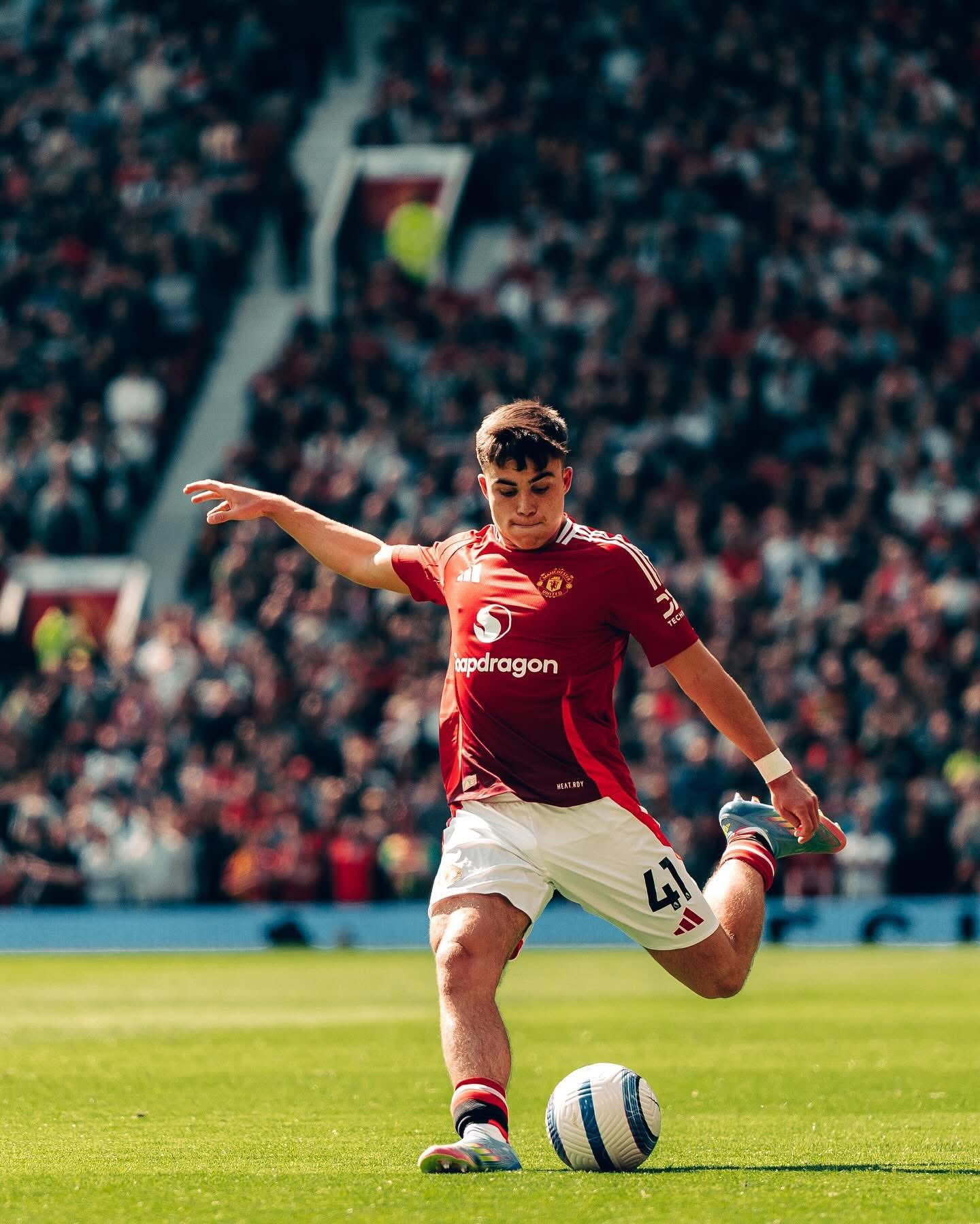 关于曼联迎德国杯关键赛，今晚临场应变，气氛紧张，轮换策略成焦点的信息